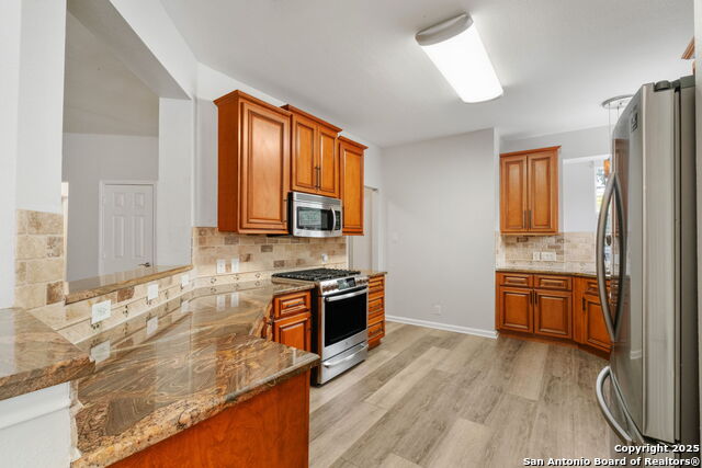 Listing photo id 3 for 8826 Brae Ridge