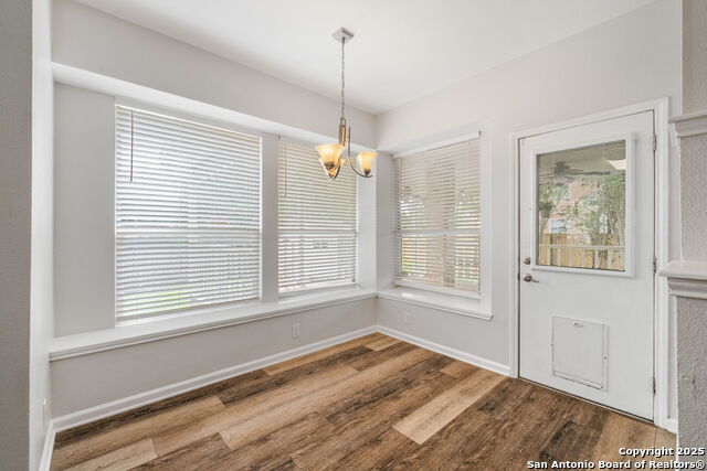 Listing photo id 6 for 8826 Brae Ridge