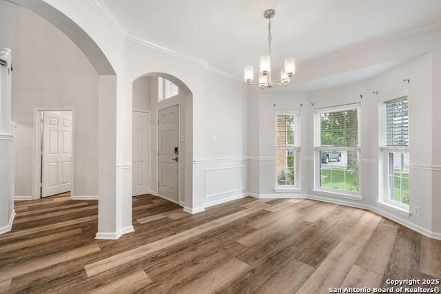 Listing photo id 7 for 8826 Brae Ridge