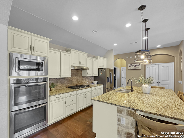 Listing photo id 9 for 106 Alder Woods