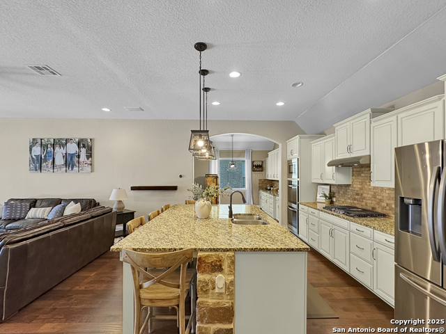 Listing photo id 11 for 106 Alder Woods