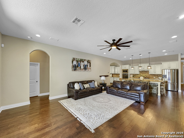 Listing photo id 15 for 106 Alder Woods