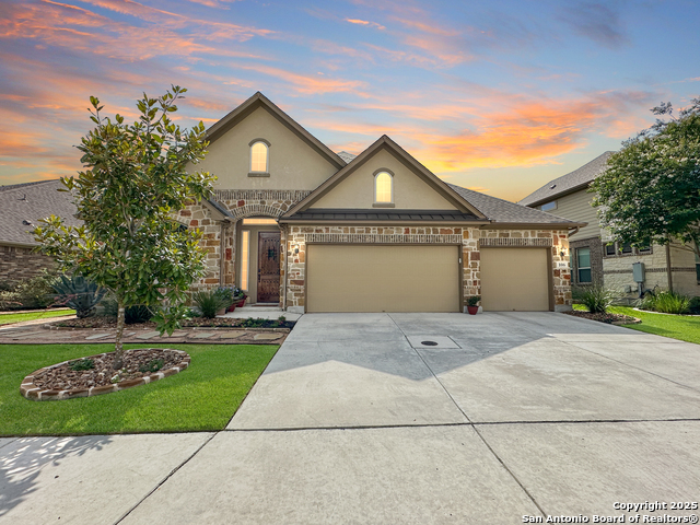 Listing photo id 0 for 106 Alder Woods
