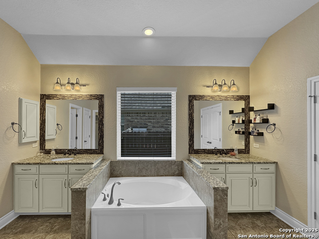 Listing photo id 18 for 106 Alder Woods