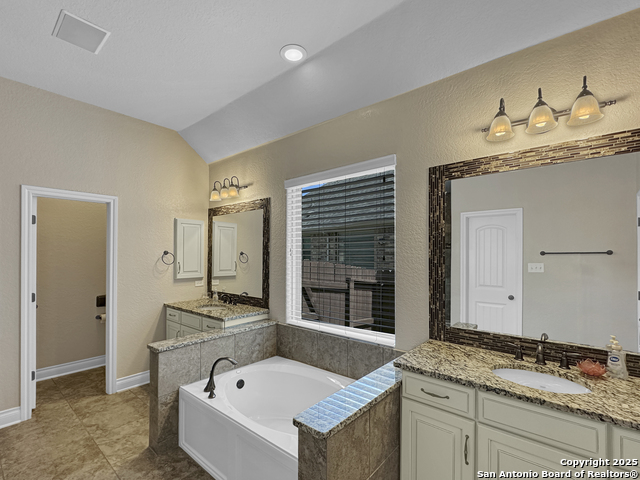 Listing photo id 19 for 106 Alder Woods