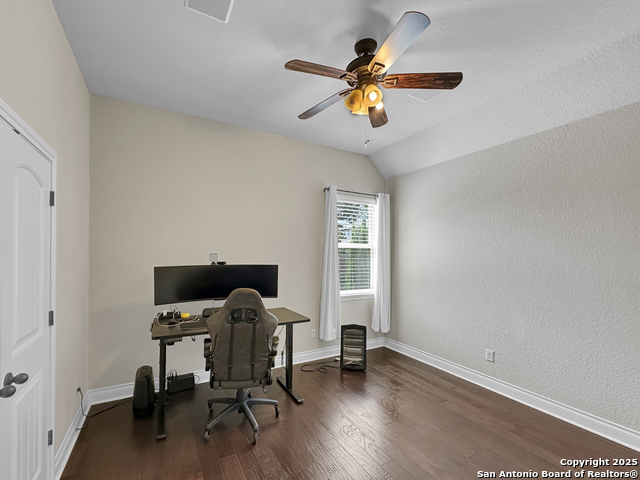 Listing photo id 34 for 106 Alder Woods