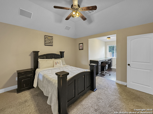 Listing photo id 35 for 106 Alder Woods