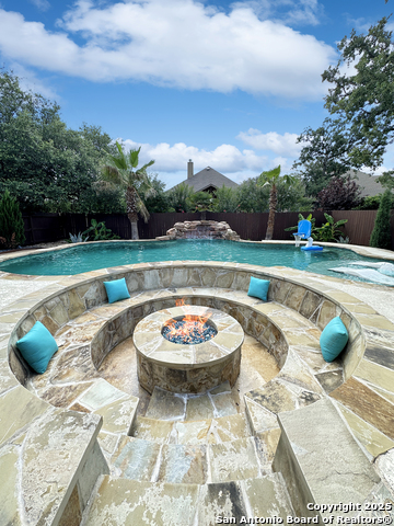 Listing photo id 41 for 106 Alder Woods