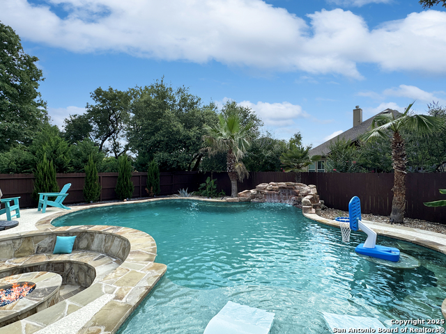 Listing photo id 43 for 106 Alder Woods