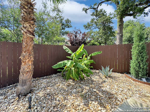 Listing photo id 44 for 106 Alder Woods