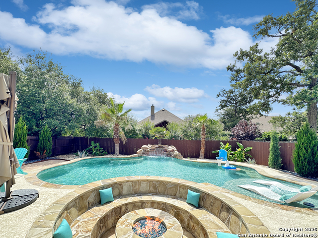 Listing photo id 49 for 106 Alder Woods