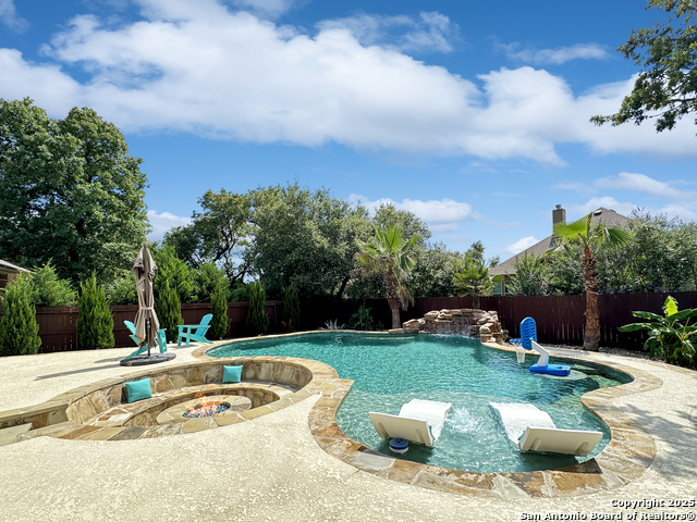 Listing photo id 50 for 106 Alder Woods
