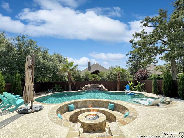 Listing photo id 51 for 106 Alder Woods