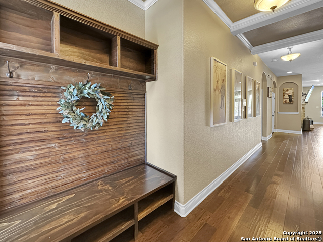 Listing photo id 5 for 106 Alder Woods