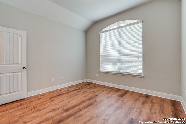 Listing photo id 8 for 2714 Trailmont Dr