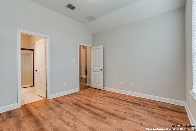 Listing photo id 9 for 2714 Trailmont Dr