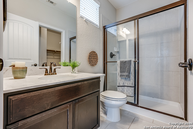 Listing photo id 10 for 2714 Trailmont Dr