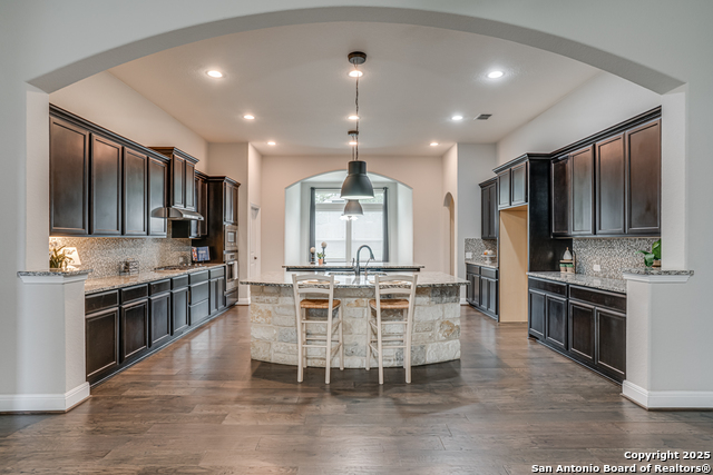 Listing photo id 17 for 2714 Trailmont Dr