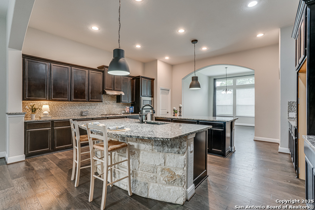 Listing photo id 18 for 2714 Trailmont Dr