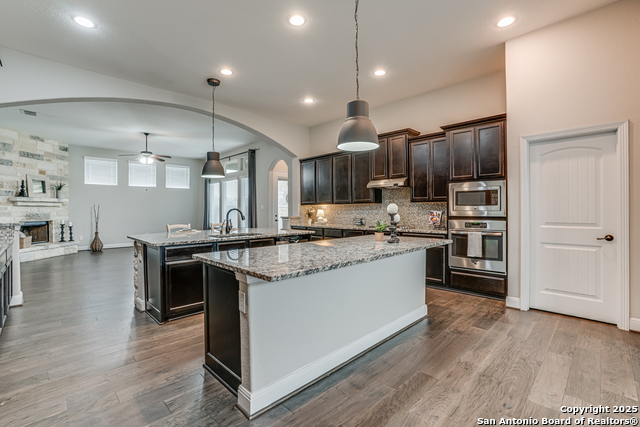 Listing photo id 22 for 2714 Trailmont Dr