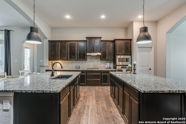 Listing photo id 23 for 2714 Trailmont Dr