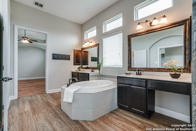 Listing photo id 29 for 2714 Trailmont Dr
