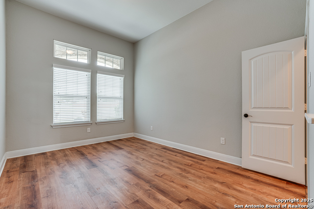 Listing photo id 32 for 2714 Trailmont Dr