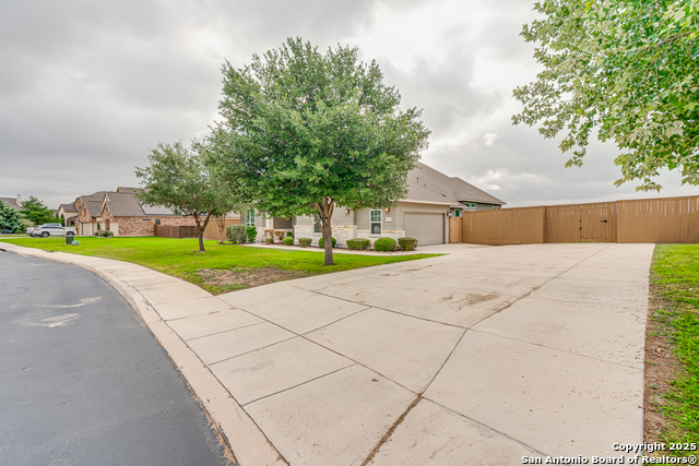 Listing photo id 2 for 2714 Trailmont Dr