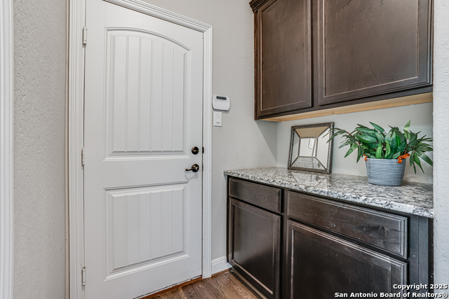 Listing photo id 40 for 2714 Trailmont Dr