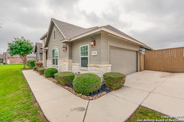 Listing photo id 3 for 2714 Trailmont Dr