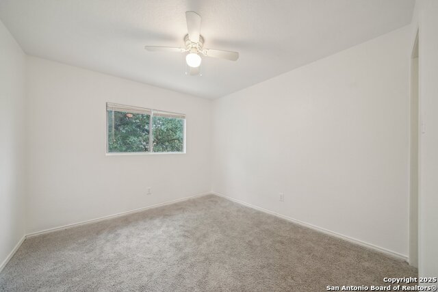 Listing photo id 15 for 5815 Trent
