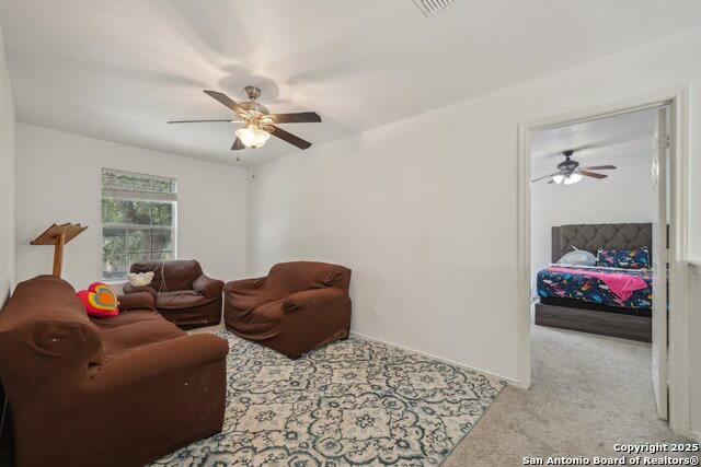 Listing photo id 22 for 5815 Trent