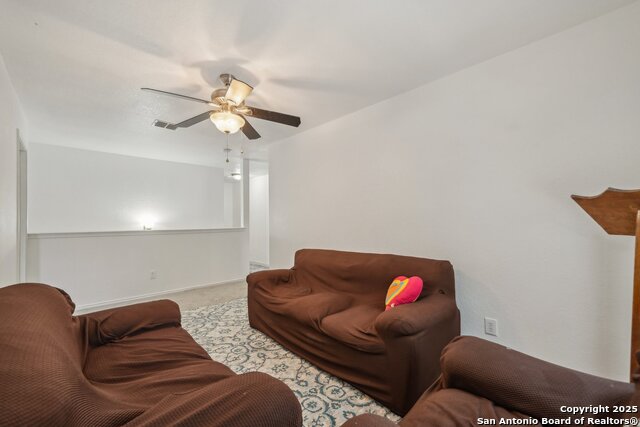 Listing photo id 24 for 5815 Trent