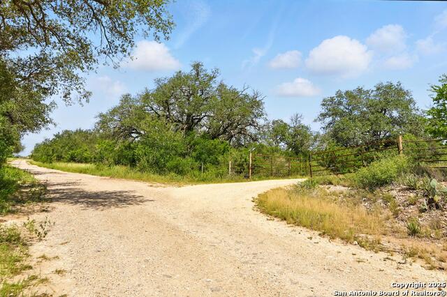 Details for 341 Cr 341 E, Knippa, TX 78801