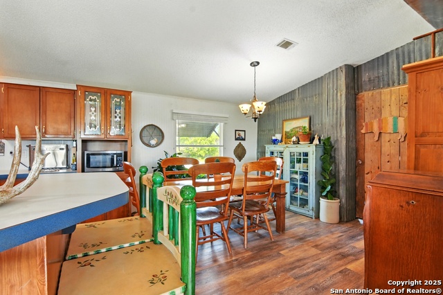 Listing photo id 8 for 341 Cr 341 E