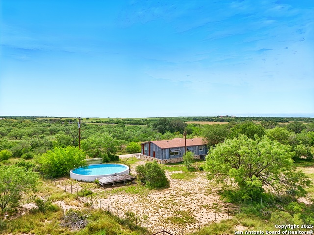 Listing photo id 16 for 341 Cr 341 E