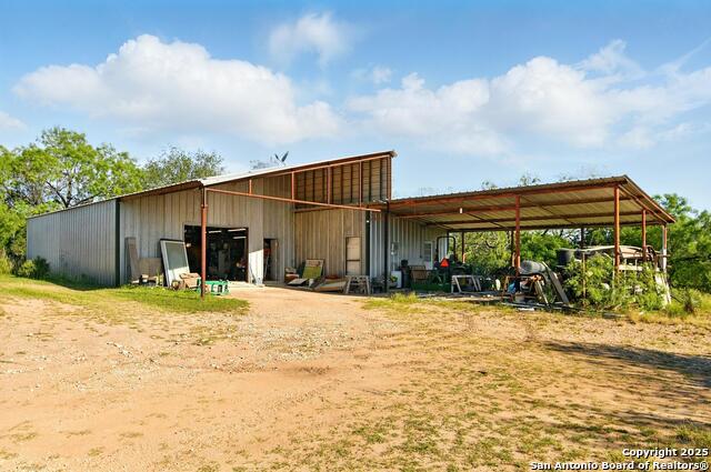 Listing photo id 18 for 341 Cr 341 E