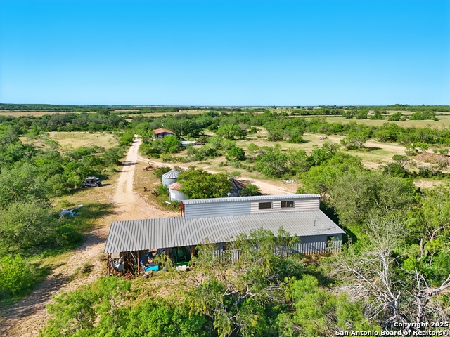 Listing photo id 24 for 341 Cr 341 E