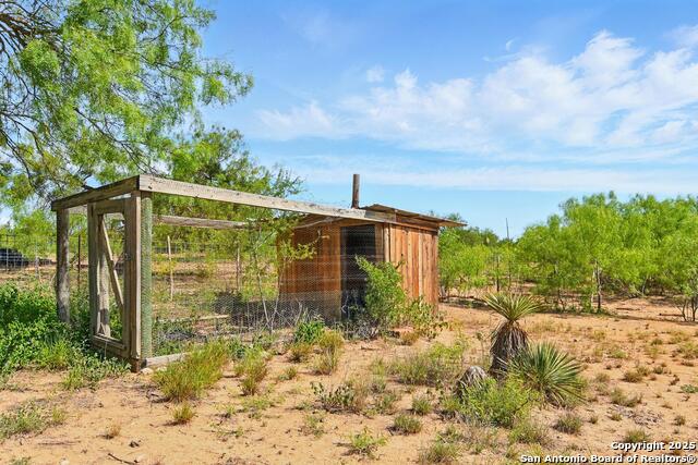 Listing photo id 26 for 341 Cr 341 E