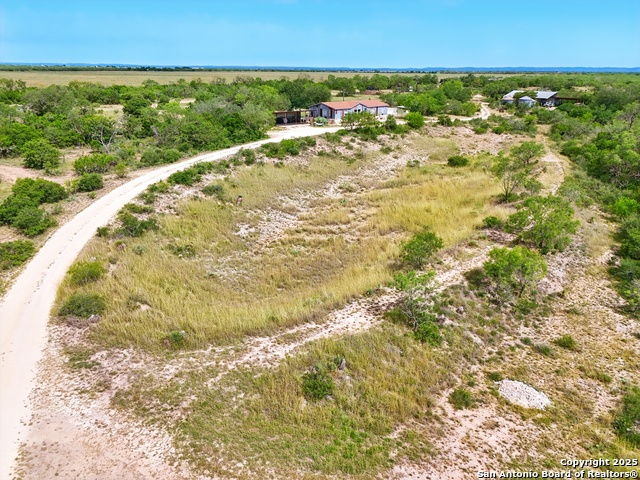 Listing photo id 1 for 341 Cr 341 E