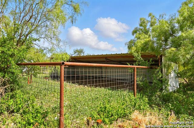 Listing photo id 28 for 341 Cr 341 E