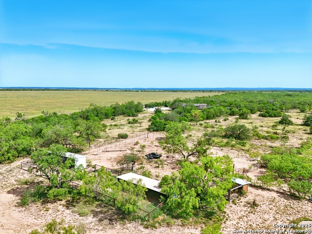 Listing photo id 29 for 341 Cr 341 E