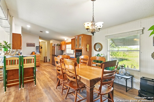 Listing photo id 7 for 341 Cr 341 E