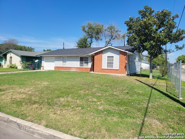 Image 2 of 24 For 4731 Belinda Lee St