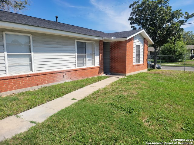 Image 3 of 24 For 4731 Belinda Lee St