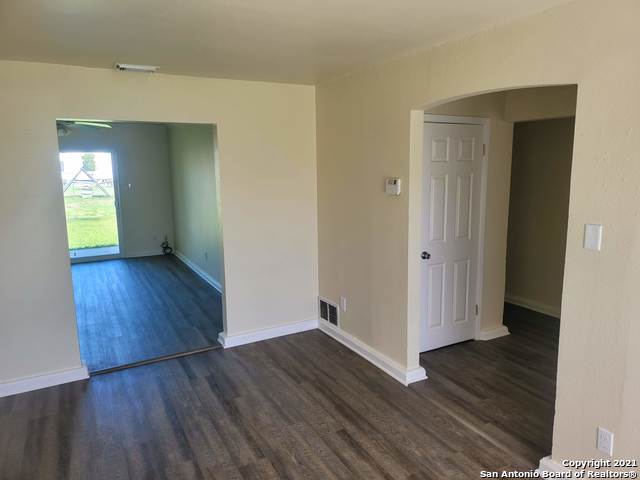 Image 5 of 24 For 4731 Belinda Lee St