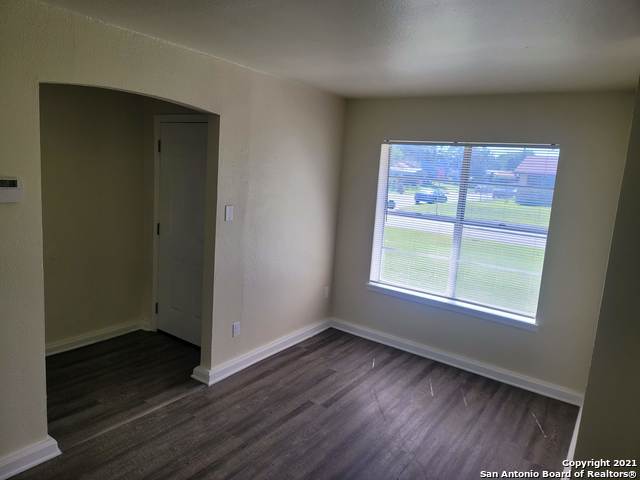 Image 7 of 24 For 4731 Belinda Lee St