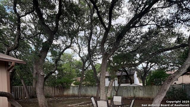 Listing photo id 25 for 8526 Timberwilde