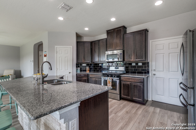 Listing photo id 7 for 8318 Pioneer Field