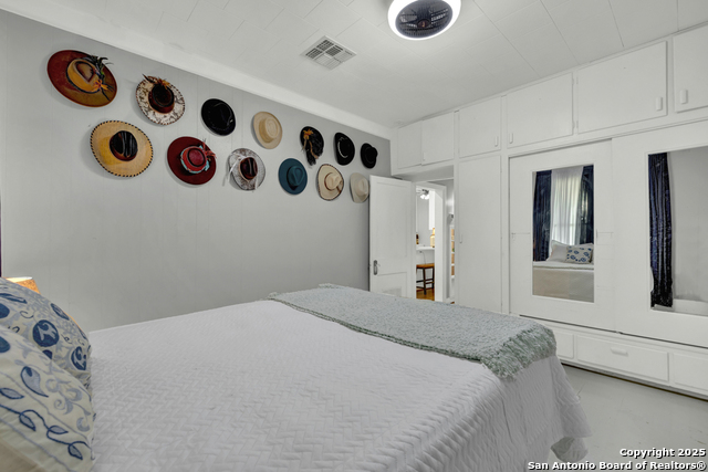 Listing photo id 14 for 8 Herry